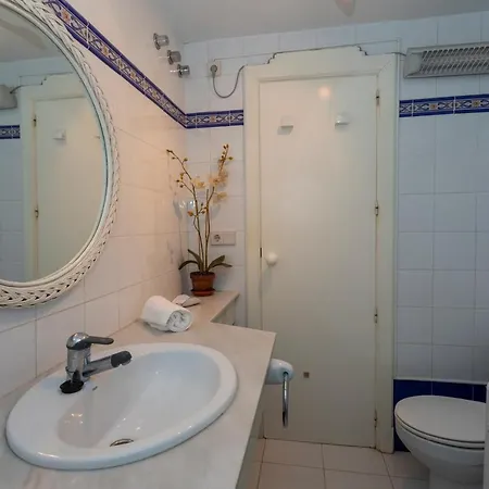 Cala Blanca, Bajo, 2 Dormitorios, By Bookindenia 아파트 *