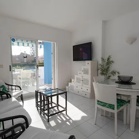 Cala Blanca, Bajo, 2 Dormitorios, By Bookindenia 아파트