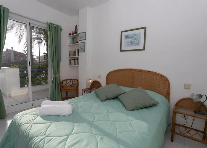 Cala Blanca, Bajo, 2 Dormitorios, By Bookindenia *