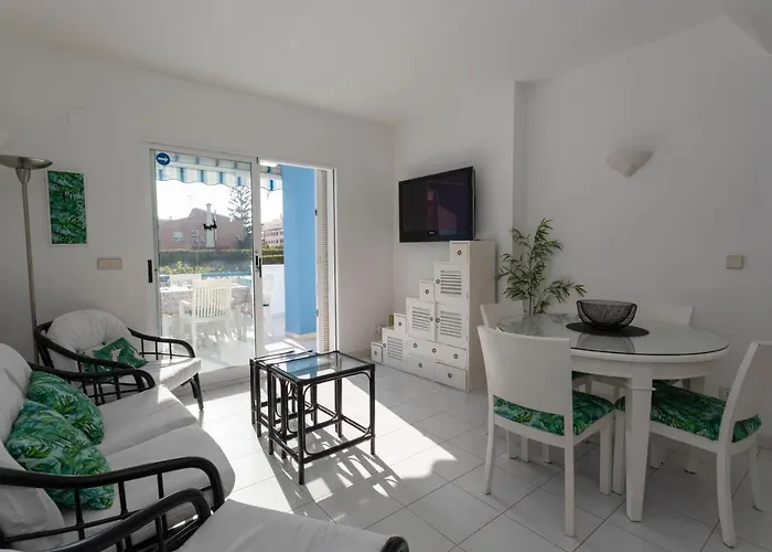 Cala Blanca, Bajo, 2 Dormitorios, By Bookindenia 公寓