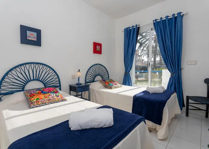 Cala Blanca, Bajo, 2 Dormitorios, By Bookindenia *