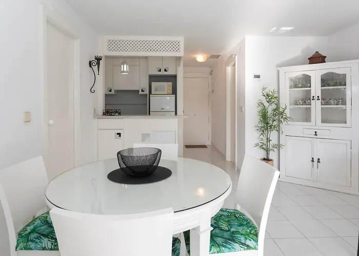 Cala Blanca, Bajo, 2 Dormitorios, By Bookindenia Appartamento